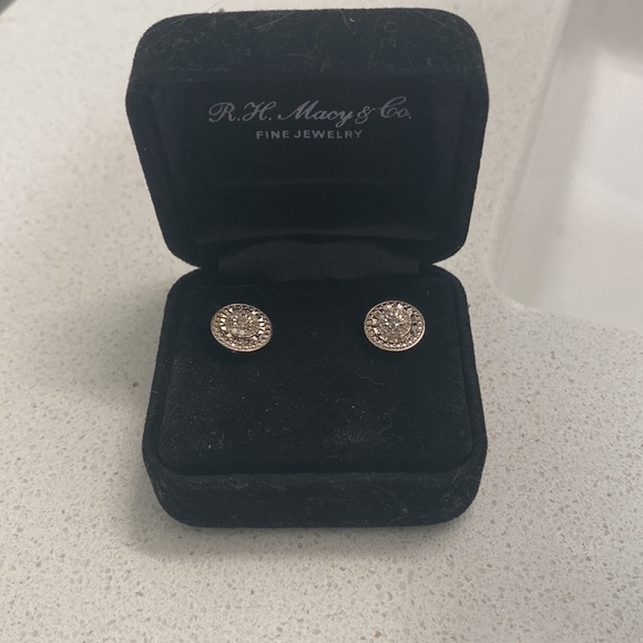 NWT! Macy’s Sterling Silver Post Earrings - Picture 5 of 6